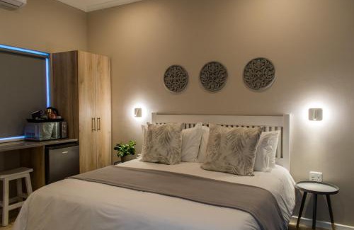 Summerstrand House | Relax at Anchorage Guesthouse with Oceanfront Views