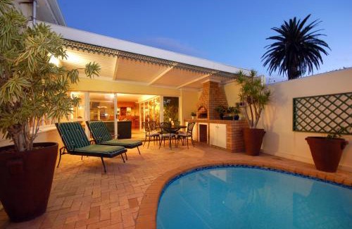 Summerstrand House | Relax at Anchorage Guesthouse with Oceanfront Views