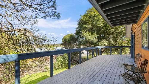 Lakes Entrance House | Anchored on Capes Upstairs