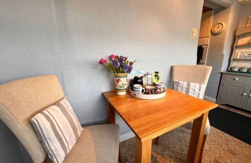 Blue Anchor Apartment | Anchors Away: Pet-Friendly Seaside Apartment with Ocean Views
