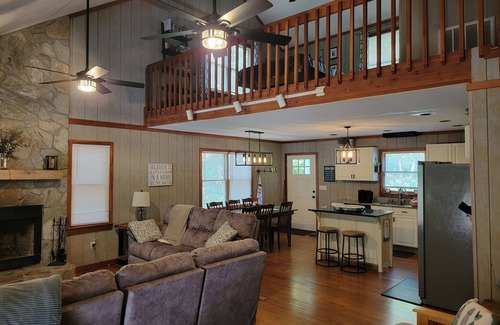 Seneca House | Discover Anchors Down Lakeside Retreat Near Clemson
