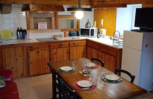 Mazet-Saint-Voy House | Authentic Ancien Four à Pain: Ideal for Sporty Getaways