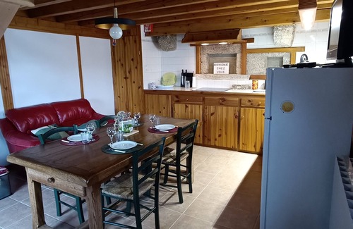 Mazet-Saint-Voy House | Authentic Ancien Four à Pain: Ideal for Sporty Getaways