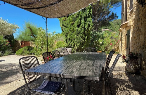 Sabran House | Experience the Enchantment of Ancien MAS Provencal Retreat