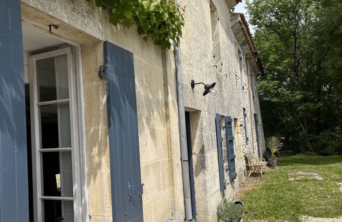 Reaux sur Trefle House | Experience Ancien Moulin à eau: Family-Friendly Retreat