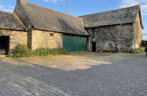 Pierric House | Discover Ancien Presbytère de Pierric: Family-Friendly Retreat