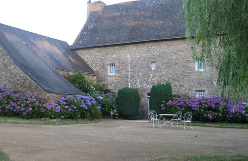Tredion House | Discover Ancien Prieuré: A Family-Friendly Village Retreat