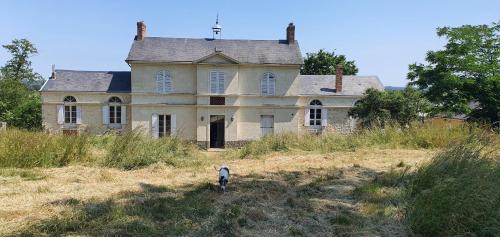 Le Lude Bed & Breakfast | Cozy Ancien Relais de Chasse: Pet and Child Friendly Stay