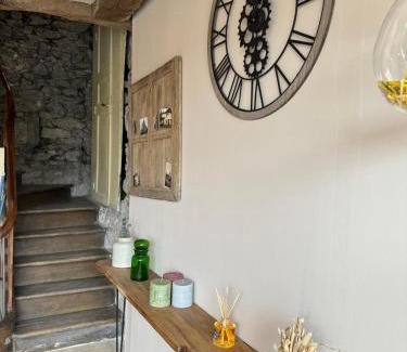 Prades-d'Aubrac House | Cozy Ancienne épicerie - Ideal for Family Getaways