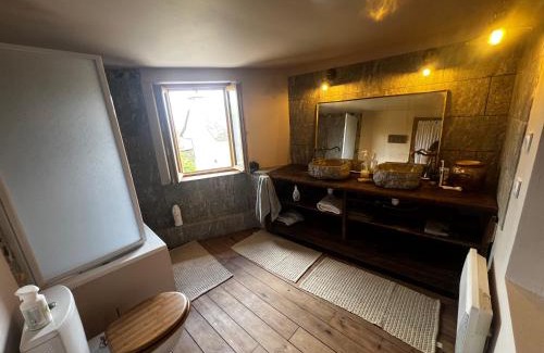 Prades-d'Aubrac House | Cozy Ancienne épicerie - Ideal for Family Getaways