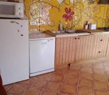 Alan House | Charming Ancienne Dépendance: Family-Friendly Retreat