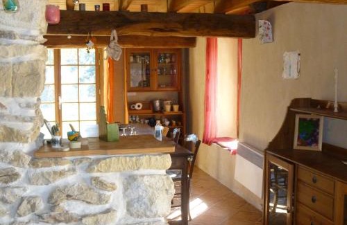 Alan House | Charming Ancienne Dépendance: Family-Friendly Retreat