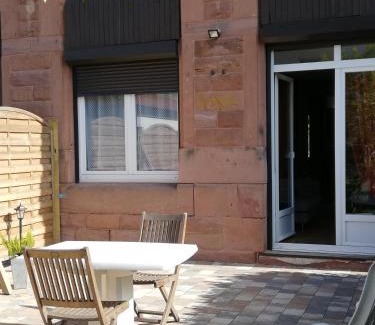Wasselonne Apartment | Welcoming Ancienne gare Wasselonne: Child-Friendly Getaway