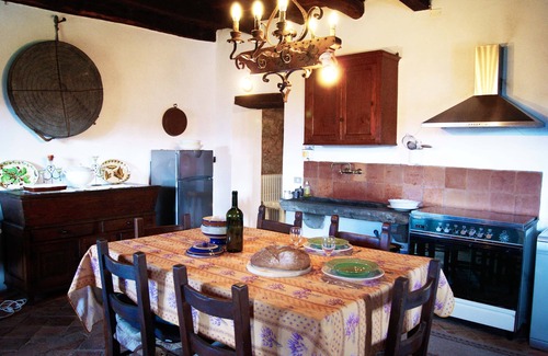 Villa Collemandina Villa | Historic Residence in Medieval Village with Pool & Breakfast