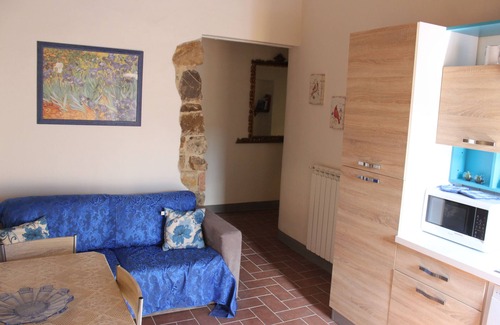 Gambassi Terme Apartment | Idyllic Farmhouse with Pool Near San Gimignano Awaits You