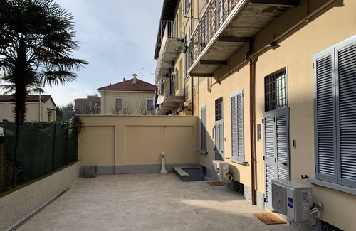 Corsico Apartment | Discover Ancient Postery 1: Family-Friendly Retreat