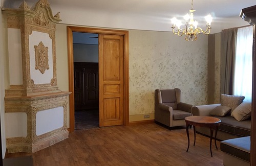 Maskavas Forstate Apartment | Delightful Ancient Storie's AP with Free Parking & Family-Friendly