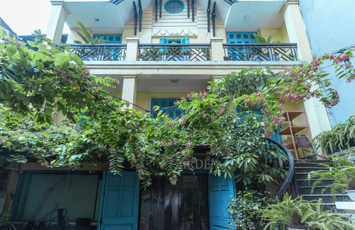 Yen Phu House | Ancient style villa, with garden, lots of trees, peaceful and airy.