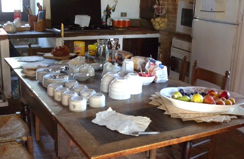 Murlo Villa | Exclusive Ancient Tuscan Farmhouse with Pool for 16 Guests