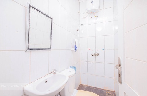 Old Jakarta House | Inviting Ancol Homestay: Family-Friendly with Breakfast