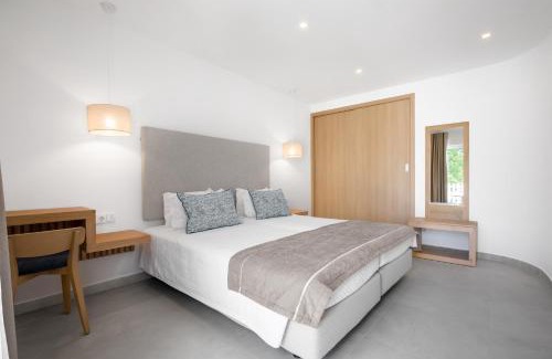 Torralta Apartment | Oceanfront Bliss at Ancora Park - Sunplace Hotels & Resorts