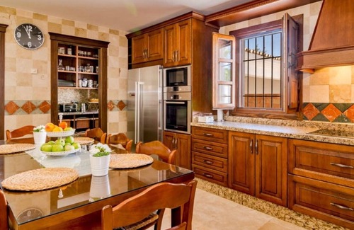 Ronda House | Elegant Andalusian Villa El Arroyo in Ronda with Pool