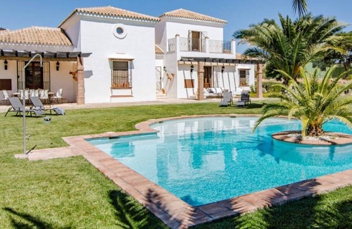 Ronda House | Elegant Andalusian Villa El Arroyo in Ronda with Pool