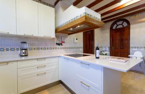 Malaga-Este Villa | Delightful Andalusian Villa with Ocean View in Malaga