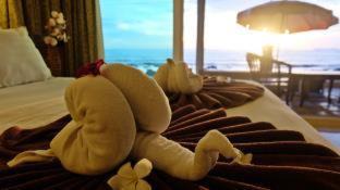 Ko Lanta Resort | Relax at Andaman Lanta Resort with Oceanfront Amenities