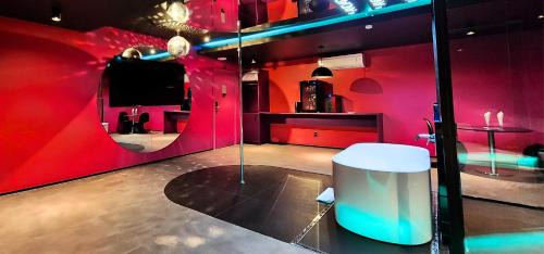 Republica Hotel | Pet-Friendly Andar de Cima Suítes - Guest Rated 9.8