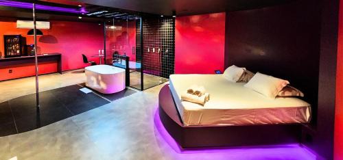 Republica Hotel | Pet-Friendly Andar de Cima Suítes - Guest Rated 9.8