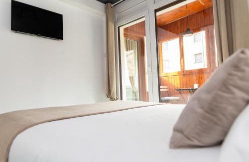 Soldeu Apartment | Pet-Friendly AndBnB near Grandvalira with Free Parking
