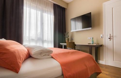 Kaltenmoor Hotel | Top-Rated Anders Kontorhaus Hotel with Family-Friendly Perks