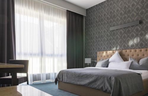 Kaltenmoor Hotel | Top-Rated Anders Kontorhaus Hotel with Family-Friendly Perks