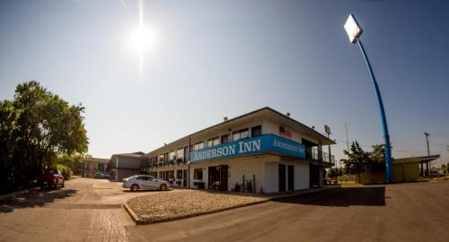 Anderson Hotel | Comfortable Stay at Anderson Inn in Indiana with Breakfast