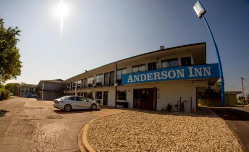 Anderson Hotel | Comfortable Stay at Anderson Inn in Indiana with Breakfast