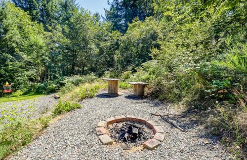 Anderson Island House | Relaxing Anderson Island Getaway with Family-Friendly Amenities