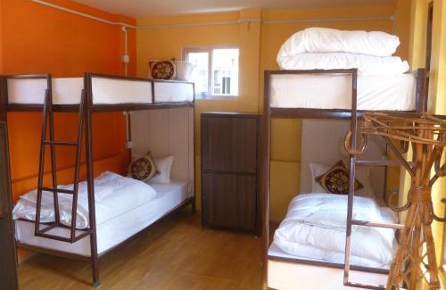 Thamel Bed & Breakfast | Cozy Andes House: Pet-Friendly with Delicious Breakfast
