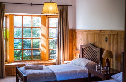 Los Ladrillos Cabin | Experience Andes Lodge: Family-Friendly with Pool & Spa