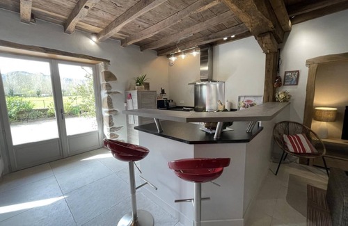 Sare House | Cozy Andoitzen Borda - Family-Friendly in Sare