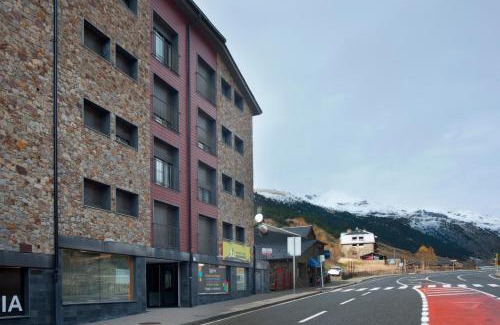 Incles Apartment | Relaxing Getaway at Andorra4days Soldeu - El Tarter