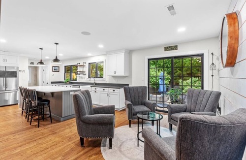 Andover House | Andover in-town, 3-bedroom furnished home, single level living & 2-car garage