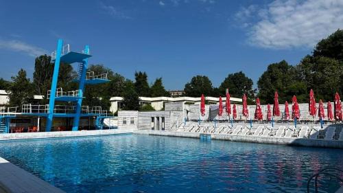 rayon Triaditsa Apartment | André Hotel: Exceptional 4-Star Stay for Families