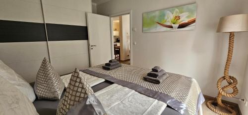 Cottbus Apartment | Discover Andrés Ferienwohnung: 4-Star Retreat for Families
