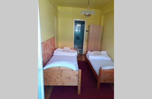 Bekescsaba Apartment | Cozy Andrassy Apartment with Pet & Child-Friendly Amenities