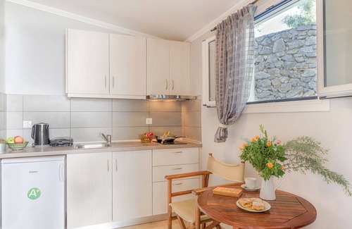Lakones Apartment | Cozy Dolphin 1 in Palaiokastritsa, Steps from the Beach