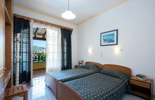 Kassiopi Apartment | Andreas Pool Complex: Family-Friendly Retreat with Breakfast