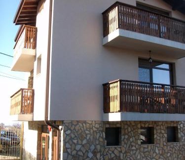Sapareva Banya House | Quality Andreevite Houses: Pet-Friendly Stay with Breakfast