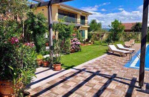 Karuc Villa | Charming Oceanfront Getaway at Andrej Home, Pet Friendly
