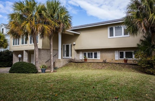Jekyll Island House | Cozy Andrews Cottage: Family-Friendly with Pool Access